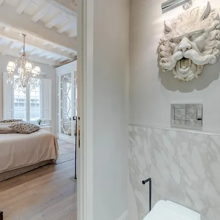 Apartman Luxury With Private Garden Inside Lucca