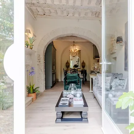 Apartman Luxury With Private Garden Inside Lucca
