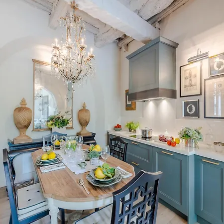 Apartman Luxury With Private Garden Inside Lucca
