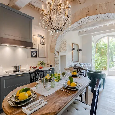 Luxury With Private Garden Inside *