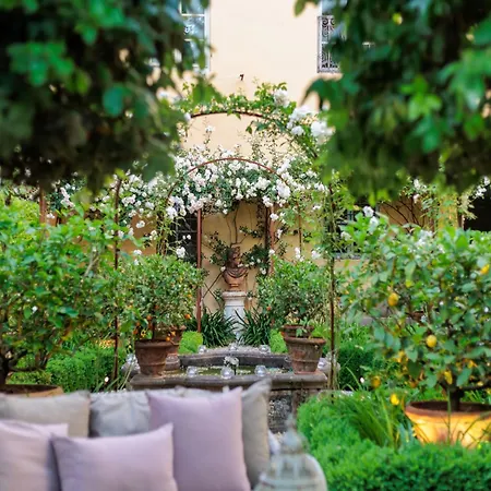 Luxury With Private Garden Inside * Lucca