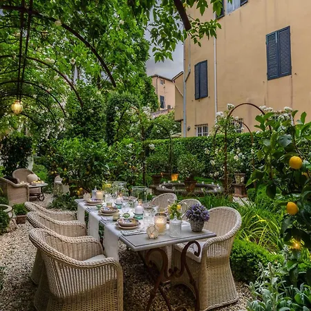 Luxury With Private Garden Inside Lucca