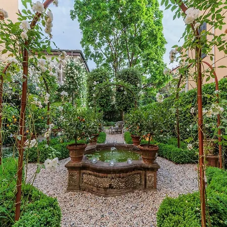 Luxury With Private Garden Inside Lucca