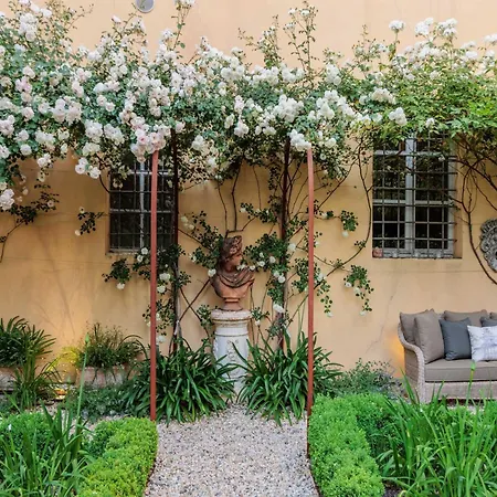 Luxury With Private Garden Inside *
